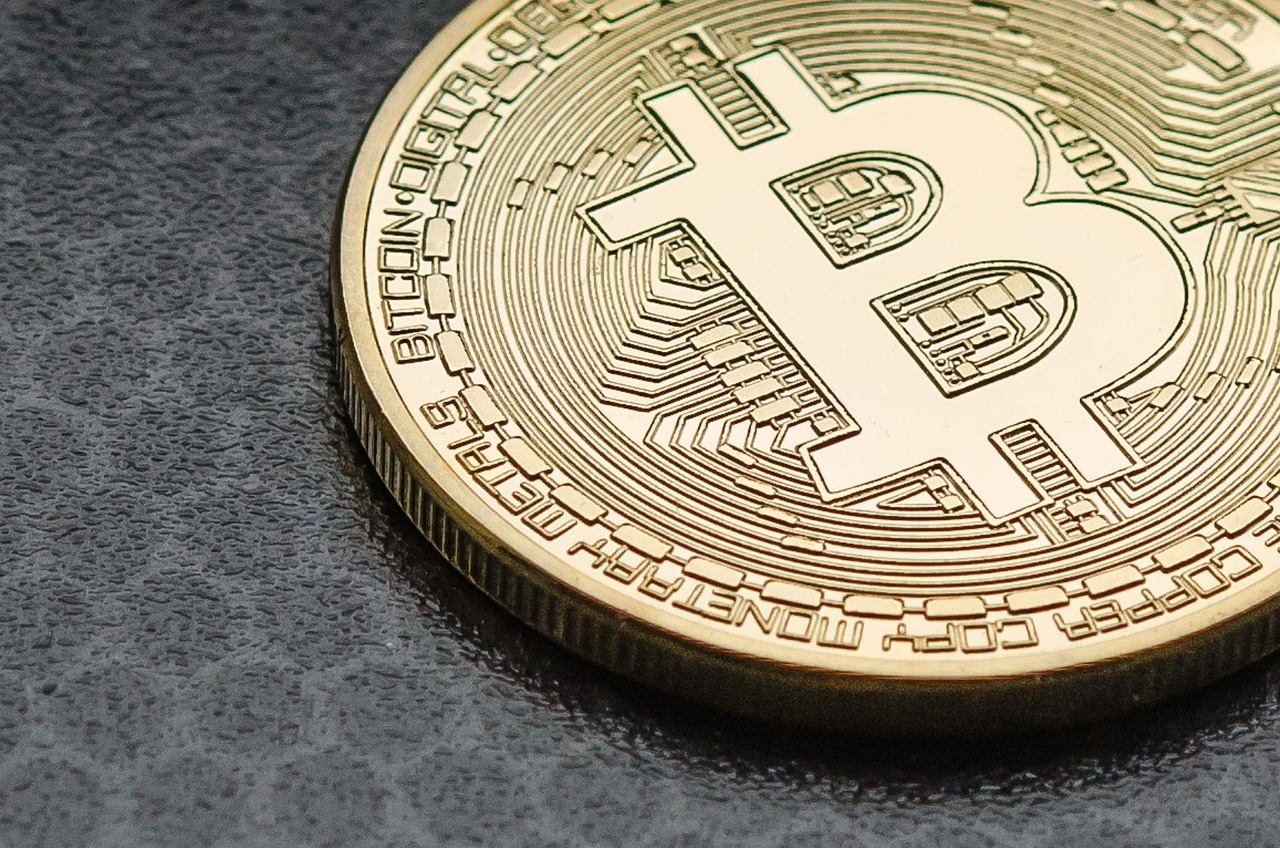 普京宣布俄乌战争复活节停火30小时！比特币涨破8.5万美元